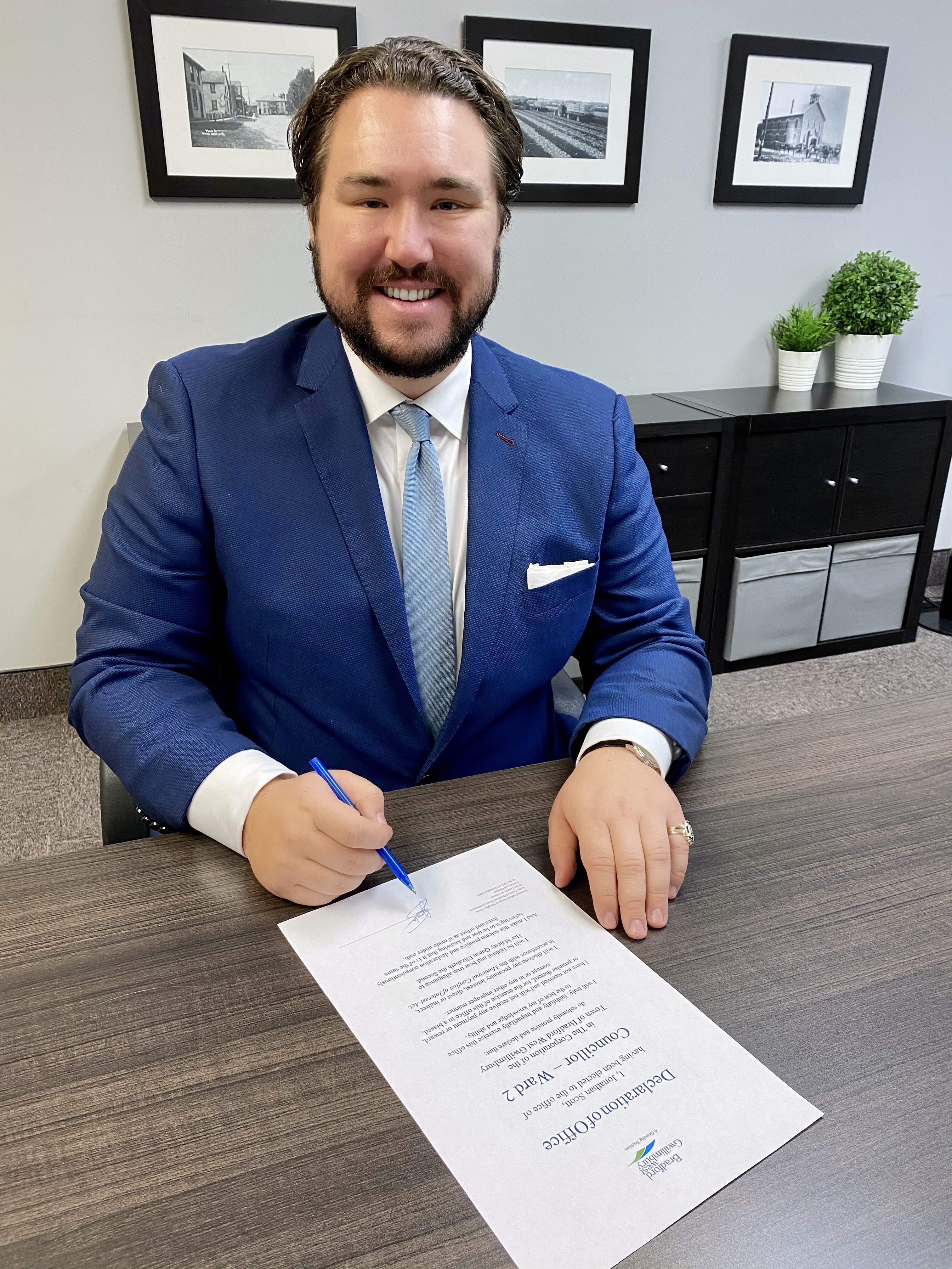 2020 By-Election Jonathan Scott Signing Declaration of Office