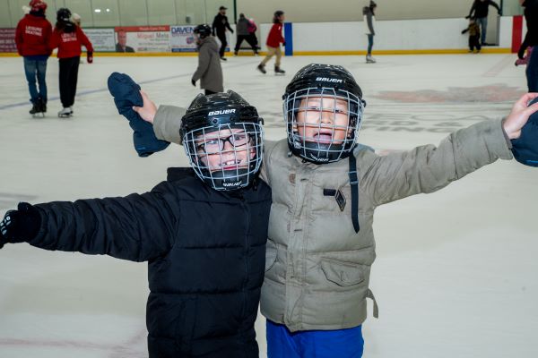 kids skating 